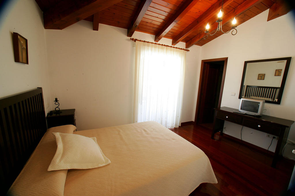 הוסטל Os Casares Casa Da Botica A Estrada מראה חיצוני תמונה
