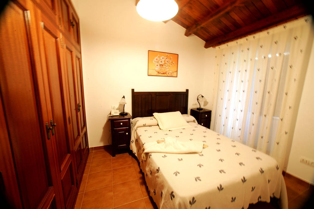 הוסטל Os Casares Casa Da Botica A Estrada חדר תמונה